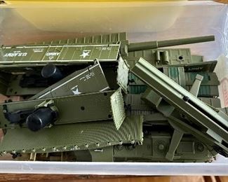 U.S. Army HO Train Set