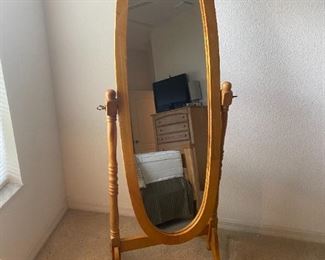 stand up mirror