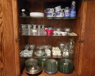 Various glasses/dishes