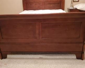 Kincaid Solid wood Sleigh bed