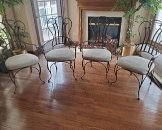 ***the stagecoach set on the hearth***FAMILY WITHDREW before the sale began***