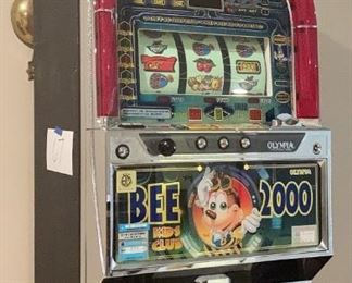 Slot Machine Bee 2000