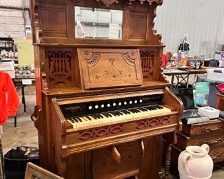 ANTIQUE CRESCENT PUMP ORGAN