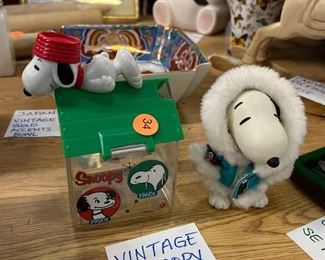 SNOOPY FIGURES