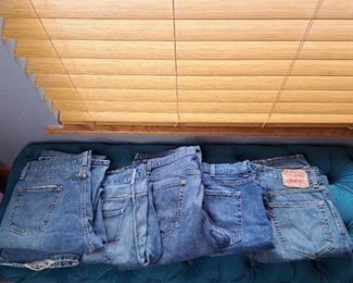 5 Pairs of Men's Jeans - 34x32 and 36x 30