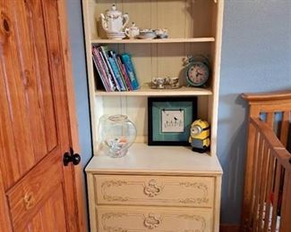 Dresser with Bookshelf attachment