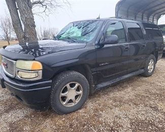 2004 Black GMC Denali XL