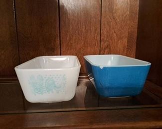 Lot of (2) Pyrex Refridgerant Dishes