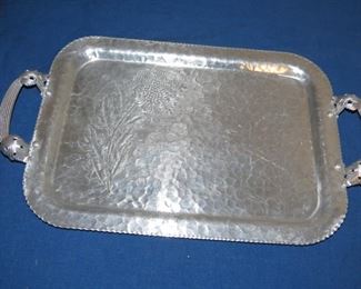 HAMMERED ALUMINUM SERVING TRAY.