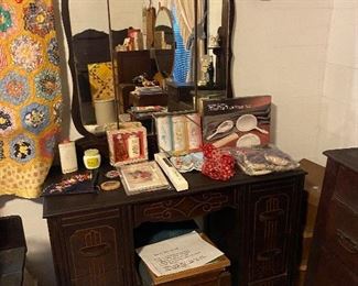 Dresser & ladies items
