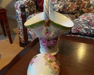 Porcelain egg & vase