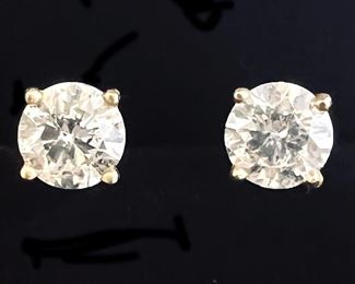 4d4. Diamond studs ~3 ctw