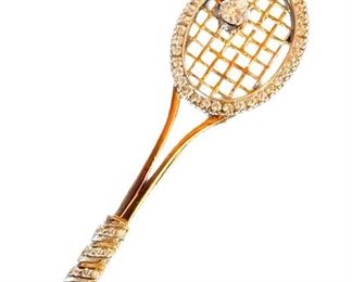 4j1. Yellow gold and diamond tennis racquet brooch