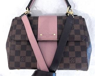 5g9. Louis Vuitton
