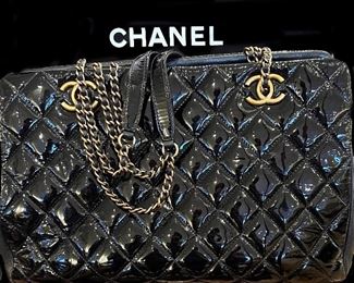 5i7. Black patent Chanel