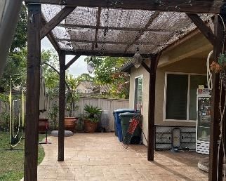Outdoor patio structure approx 8*10
