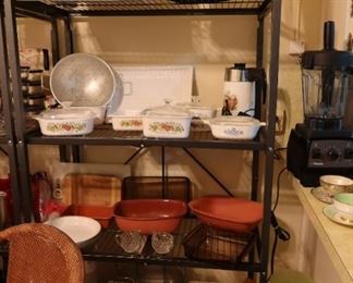 Pyrex Dishes - Kitchen Items