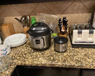 Kitchen, small appliances