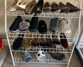 Women's Size 4-4.5 shoes, shoe rack