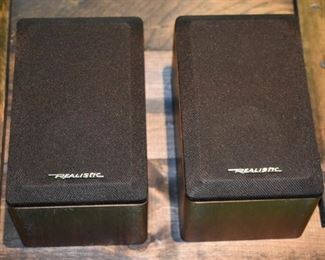 Pair of Realistic bookshelf speakers
