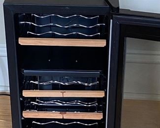 Haier Electric Wine Cellar