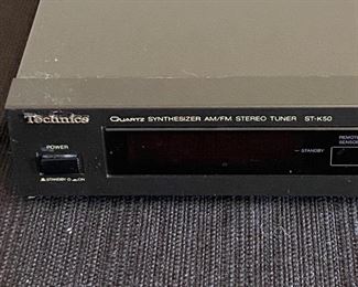 Techniques Quartz Synthesizer AM/FM Stereo Tuner