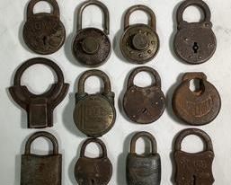 wlot of vintage padlocks161 t