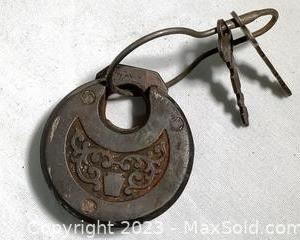 wvintage navy padlock and key working131 t