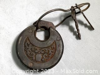 wvintage navy padlock and key working131 t