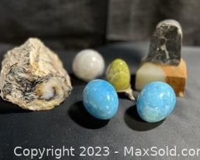 wpetrified wood and stones5031 t