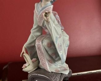 Lladro Geisha Yuki