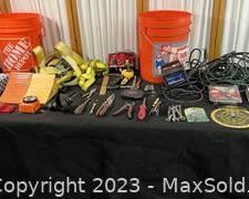 wdewalt fiskars stanley craftsman and more tool collection with 2 buckets included1031 t