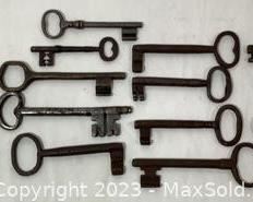 wlot of twelve vintage keys191 t