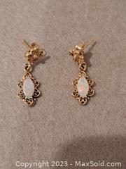 w14k gold and genuine opal earrings41 t