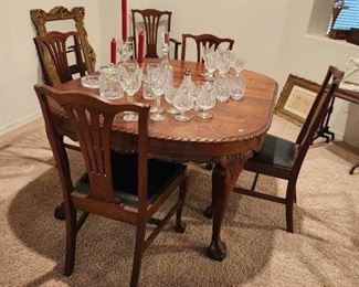 Beautiful Vintage Claw Foot Table and 5 Chairs