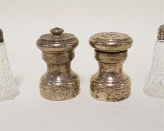 1084	STERLING ITALIAN SALT & PEPPER GRINDER W/4 GLASS STERLING TOP SALT & PEPPERS
