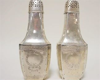 1114	STERLING SALT & PEPPER SHAKERS GALT & BRO, SALT SHAKER SEPARATING AT MIDDLE SEAM, 5.2 OZT

