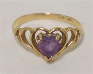 1149	LADY'S 10K GOLD HEART SHAPED RING
