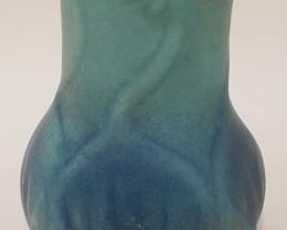 1176	VAN BRIGGLE ART POTTERY VASE, APPROXIMATELY 5 IN H
