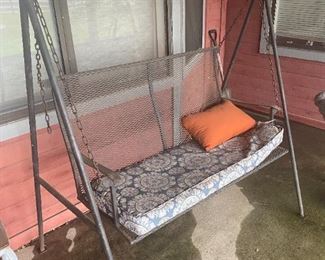 pourch swing