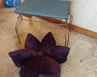 vanity stool and pillow