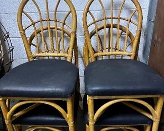 Rattan chairs, set of 4.
Fair condition