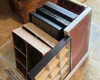 Jewelry trays & organizers