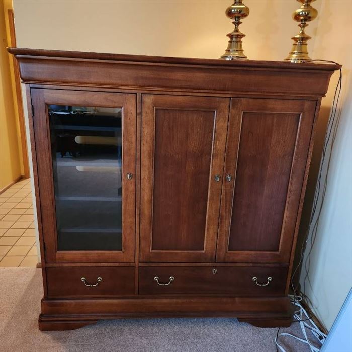 Hooker Furniture entertainment center with 59 x 60 x 23