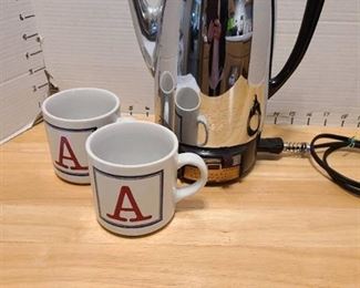 Universal Coffeematic percolator and 2 mugs