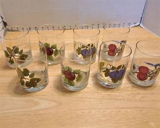 Eight fruit pattern glasses