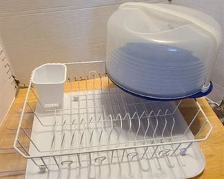 Dish drainer, two drain trays and a cake cover
