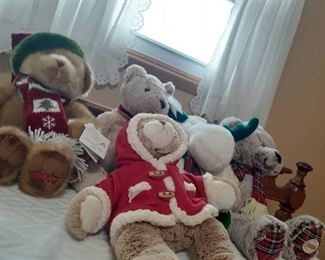 Stuffed Christmas bears