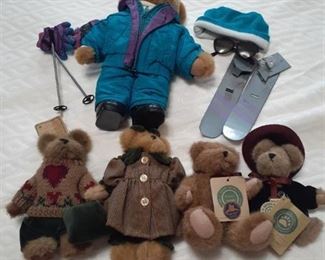 (4) Boyd's Bears plus a Ski Bear with accessories (skis are broken)