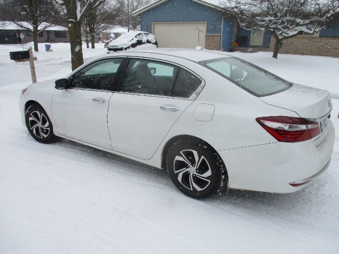 2017 HONDA ACCORD 4DR XL